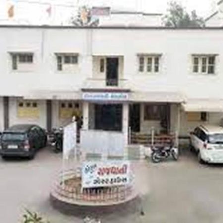 Hotel Rajdhani Halol Exterior foto